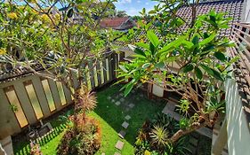 Rumah Eyang Tardjo Syariah Mitra Reddoorz
